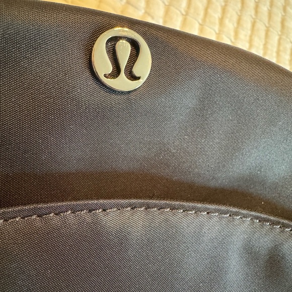 lululemon Mini Go Getter Pouch - Picture 2 of 6